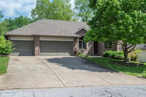 835 W Brookshire Dr, Springfield, MO 65810 photo 2