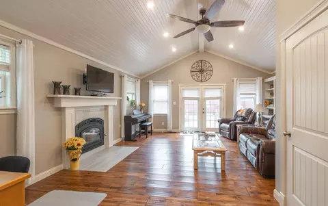 1114 E Cambridge St, Springfield, MO 65807 photo 6