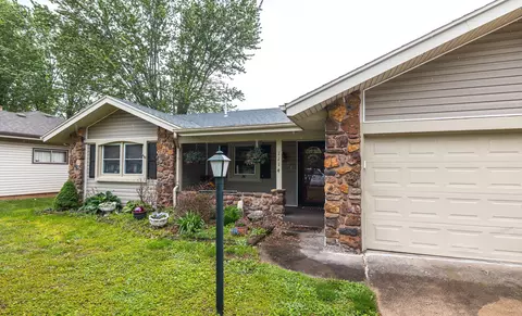 1114 E Cambridge St, Springfield, MO 65807 photo 24