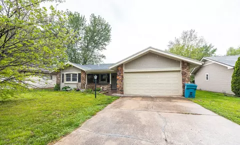 1114 E Cambridge St, Springfield, MO 65807