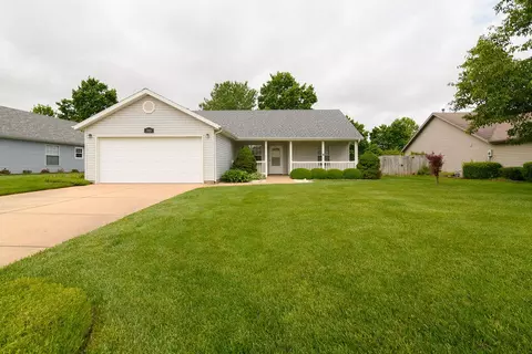 703 S Ridgecrest Ave, Nixa, MO 65714 photo 2