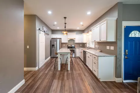 1876 N Robberson Ave, Springfield, MO 65803 photo 8