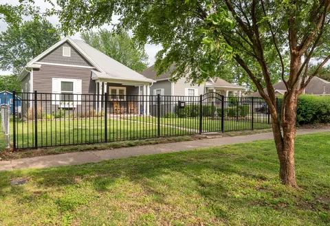 1876 N Robberson Ave, Springfield, MO 65803