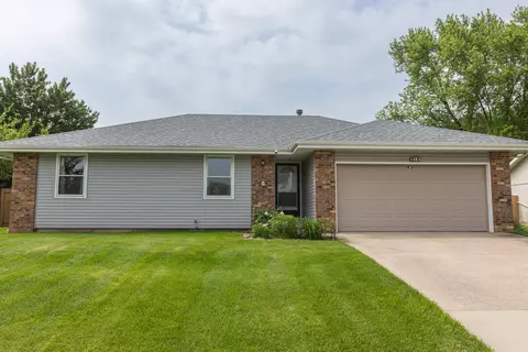 914 W Sunset St, Springfield, MO 65807