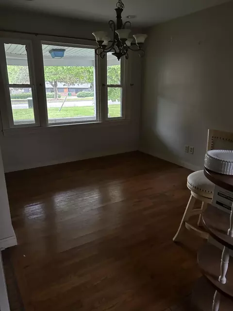 2429 E Seminole St, Springfield, MO 65804 photo 4