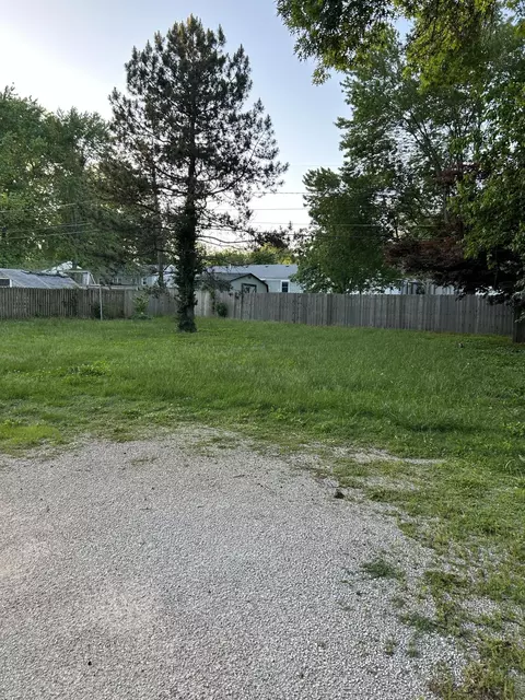 2429 E Seminole St, Springfield, MO 65804 photo 6