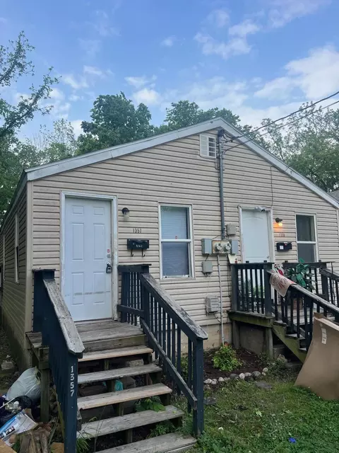 1357 E Blaine St, Springfield, MO 65803 photo 1