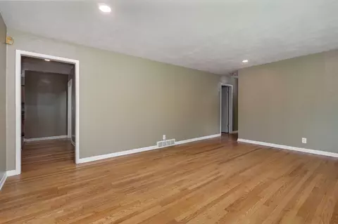 2641 E Portland St, Springfield, MO 65804 photo 5