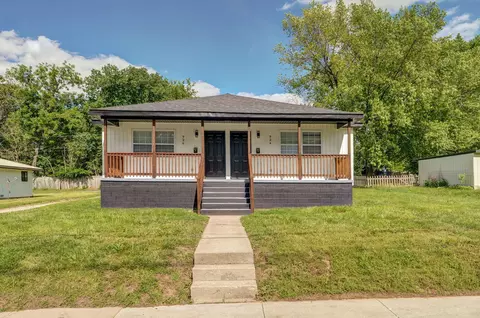 924926 N Broadway Ave, Springfield, MO 65802 photo 2