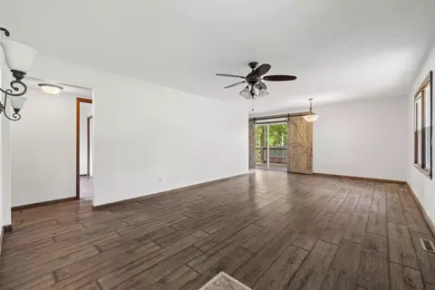 1163 S Oak Park Dr, Springfield, MO 65802 photo 4