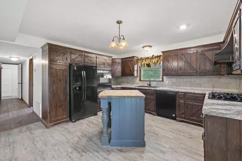 1163 S Oak Park Dr, Springfield, MO 65802 photo 5