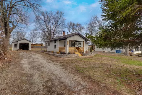 609 W Ildereen St, Springfield, MO 65807