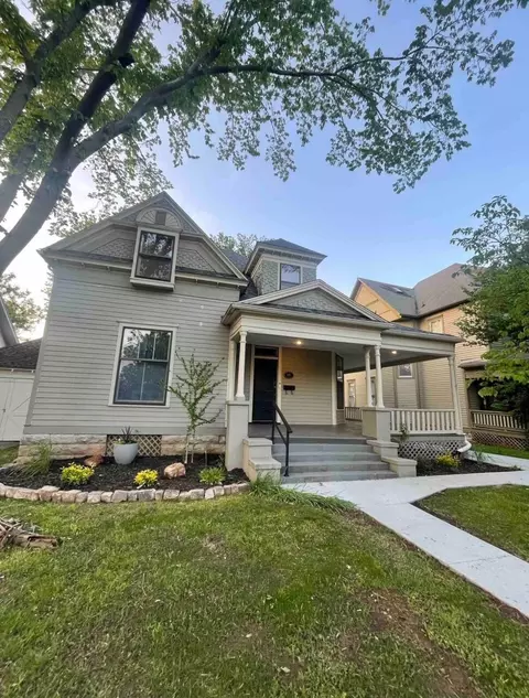 Exterior - 811 W Walnut St, Springfield, MO 65806 photo 4 of 22