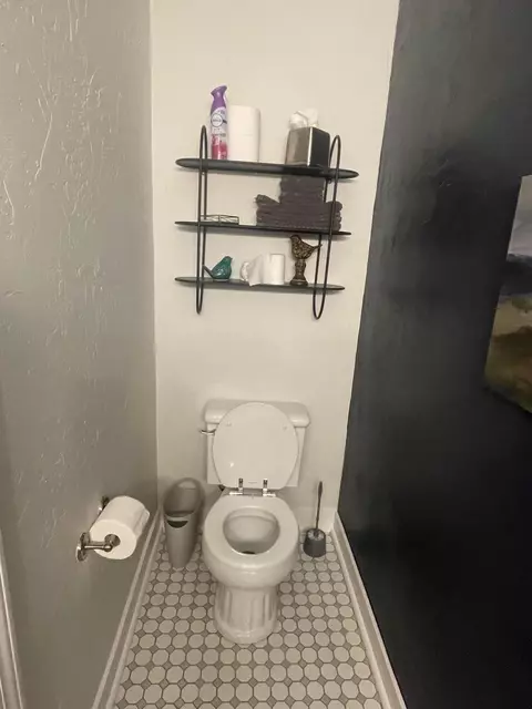 Bath - 811 W Walnut St, Springfield, MO 65806 photo 3 of 17