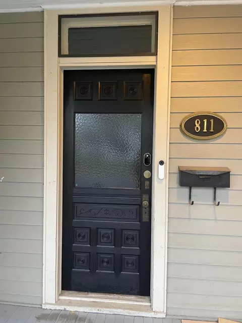 Entry Way - 811 W Walnut St, Springfield, MO 65806 photo 1 of 26