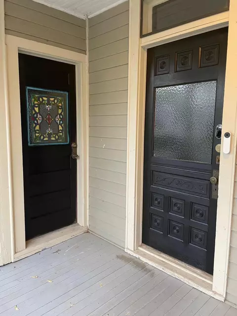 Exterior - 811 W Walnut St, Springfield, MO 65806 photo 6 of 22