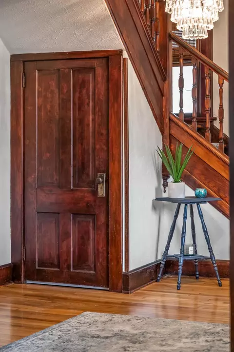 Entry Way - 811 W Walnut St, Springfield, MO 65806 photo 7 of 26
