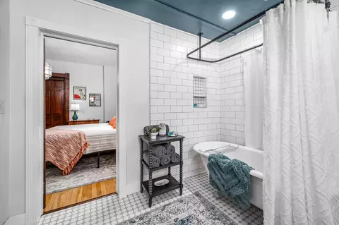 Bath - 811 W Walnut St, Springfield, MO 65806 photo 13 of 17