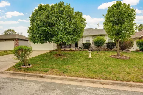 212 W Hunter Dr, Nixa, MO 65714 photo 2