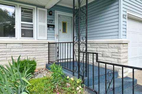 927 N Fairfax Ave, Springfield, MO 65802 photo 2