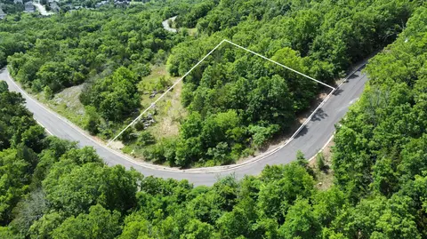138 Bay View Dr, Hollister, MO 65672