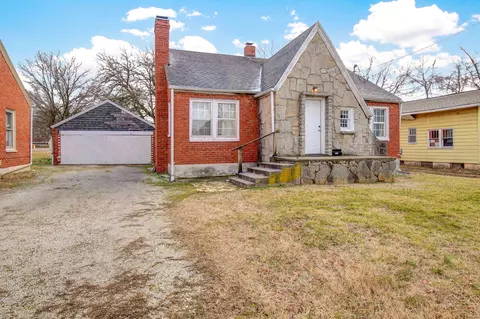 2206 W Atlantic St, Springfield, MO 65803 photo 1