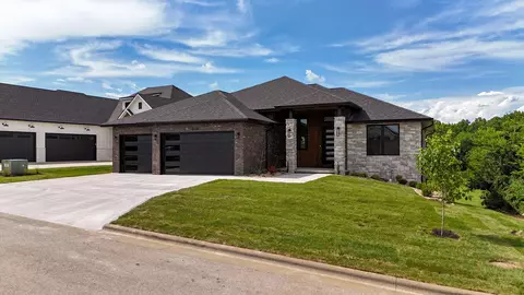 3709 E Woodhue St, Springfield, MO 65802 photo 2
