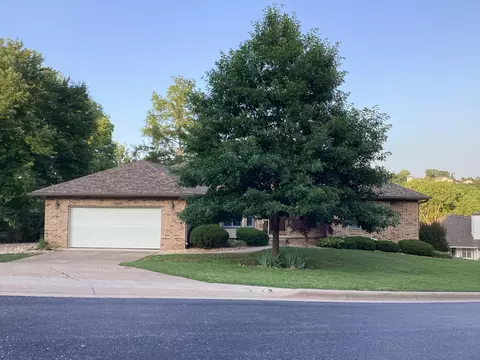 216 Avon Ln, Branson, MO 65616 photo 1