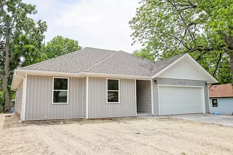 2416 E Atlantic St, Springfield, MO 65803
