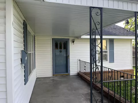 611 W College St, Branson, MO 65616 photo 2