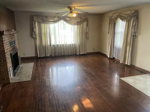 611 W College St, Branson, MO 65616 photo 8