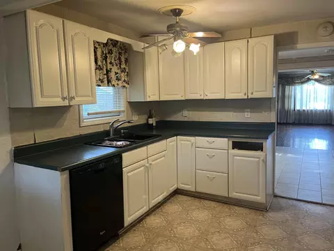611 W College St, Branson, MO 65616 photo 9