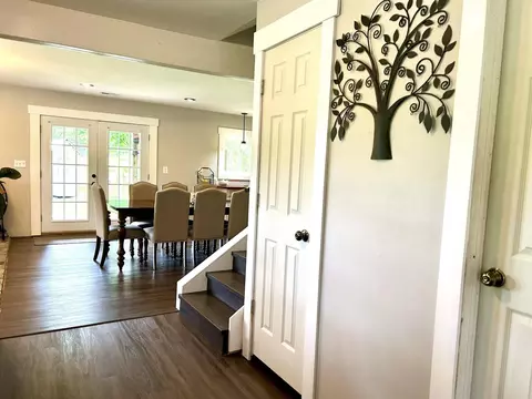Entry Way - 443 County Road 955, Squires, MO 65755 photo 3 of 5