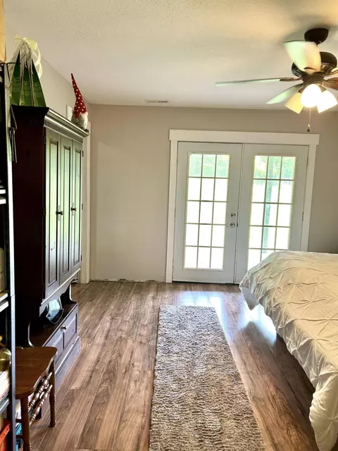 Bedroom - 443 County Road 955, Squires, MO 65755 photo 3 of 13