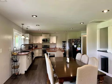 Kitchen - 443 County Road 955, Squires, MO 65755 photo 3 of 4
