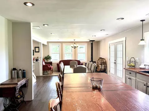 Dining - 443 County Road 955, Squires, MO 65755 photo 3 of 6