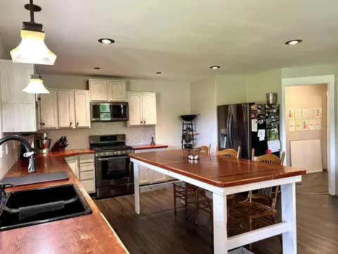 Kitchen - 443 County Road 955, Squires, MO 65755 photo 4 of 4