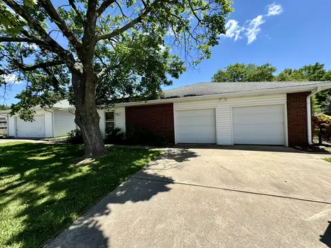 4059 W Bogard St, Springfield, MO 65802 photo 2