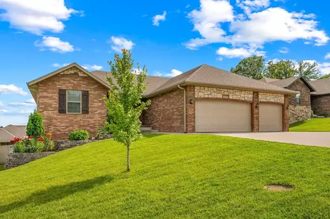 1054 E Lakota St, Nixa, MO 65714 photo 2