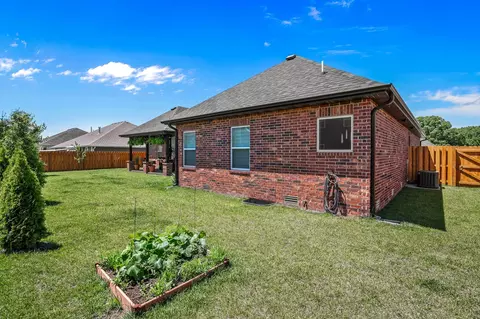 1406 E Hayloft Dr, Ozark, MO 65721 photo 37