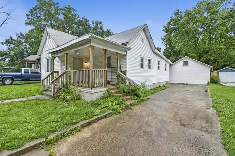 2046 N Pickwick Ave, Springfield, MO 65803 photo 1