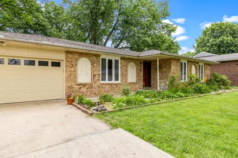 1305 E Richmond St, Springfield, MO 65804 photo 5
