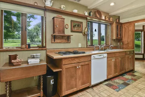 Kitchen - 4541 N Lanier Ln, Springfield, MO 65803 photo 2 of 17