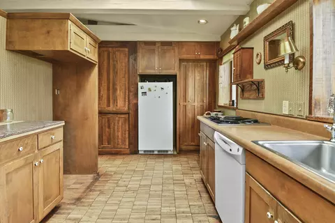 Kitchen - 4541 N Lanier Ln, Springfield, MO 65803 photo 1 of 17