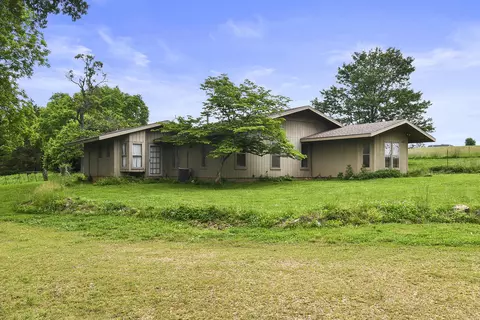 Exterior - 4541 N Lanier Ln, Springfield, MO 65803 photo 14 of 19