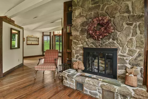 Living - 4541 N Lanier Ln, Springfield, MO 65803 photo 4 of 6