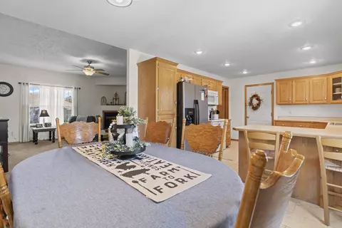 301 Redbud St, Sparta, MO 65753 photo 11