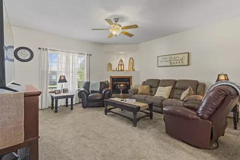 301 Redbud St, Sparta, MO 65753 photo 8