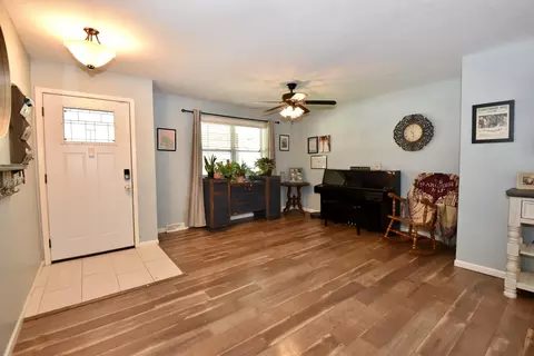2460 S Virginia Ave, Springfield, MO 65807 photo 5