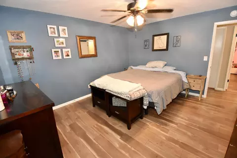 2460 S Virginia Ave, Springfield, MO 65807 photo 18
